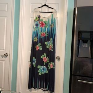 Short sleeved maxi dress
